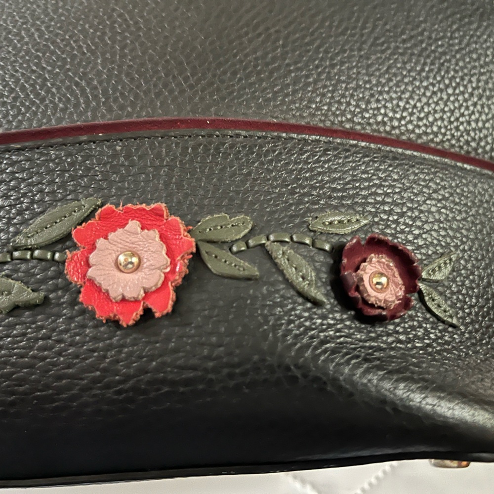 Kate Spade Tote - Picture 6 of 7